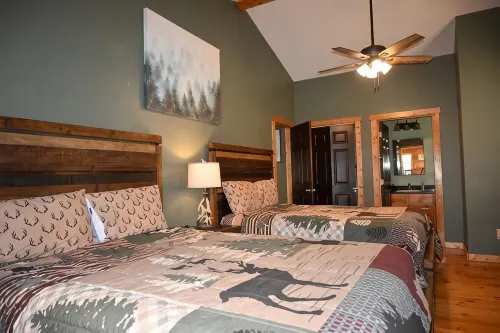 4 Bedroom, 3 Bath Cabin in Coosawattee River Resort w/hot tub, fire pit, &  WiFi - 샬레 호텔