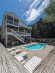 Stay near Outer Banks Beaches - just a quick stroll away - Homestays