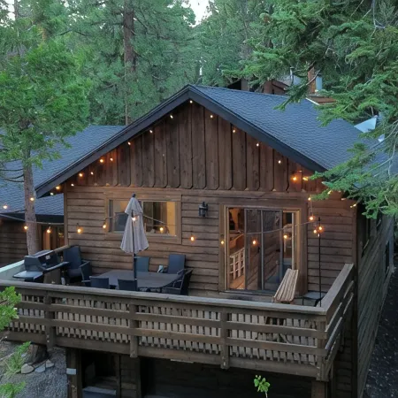 Beautiful Mountain Lake House in Kingswood Estates with Hot Tub and Pool Table