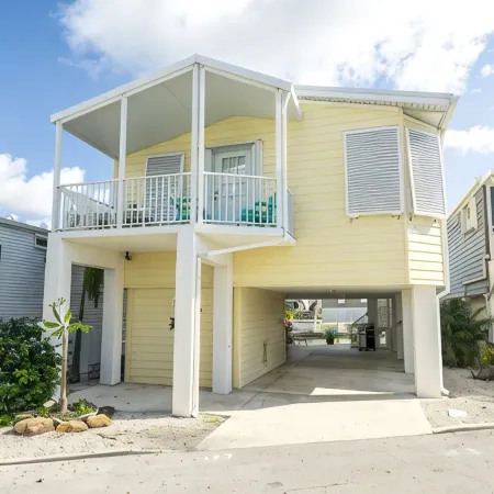 VO 173 2 Bed 2 Bath Silt Canal-Front, Ocean View