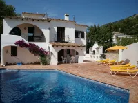 Private Pool, terrace vineyard views, BBQ, Table Tennis, 5 min car Beach/Town - 別墅