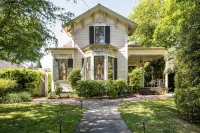 Elegant Victorian Walking Distance to Downtown Grass Valley - Wifi