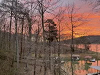 Lakefront Cottage with Private Dock on Norris Lake - 4 tähden