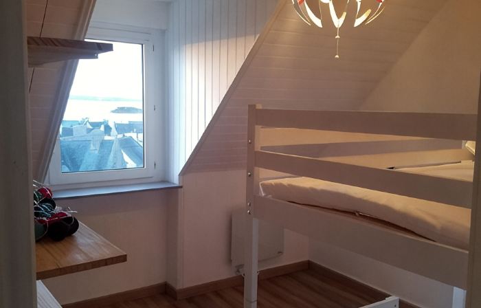 Apartment with breathtaking sea views 50M from the beach