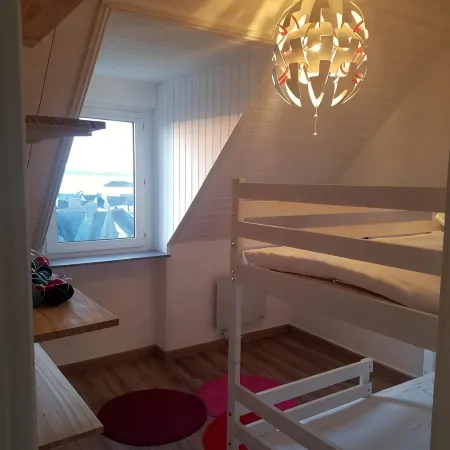 Apartment with breathtaking sea views 50M from the beach Отели в г. Карантек