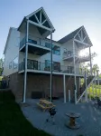 Lakeshore Modern!  Lake Front with Platform Dock and 2 Kayaks, Firepit and Views - 무료 와이파이
