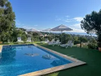 Aux Issambres: Villa for 10 People, Swimming Pool, Bowling Green and Beautiful Sea View
