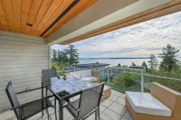3 BR Seaside Bliss-Close to the beach-OCEAN VIEW!