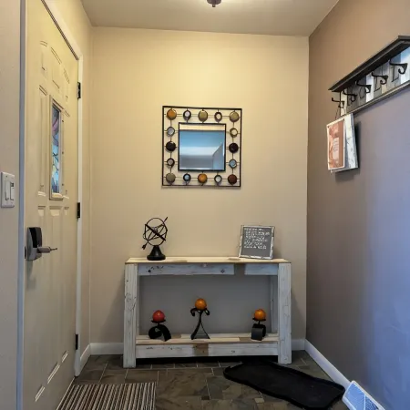 Cozy 2-bedroom house in Lake Hallie - Between Chippewa Falls and Eau Claire