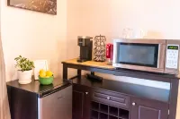 Private Room and Entrance, amazing views, deck space.
