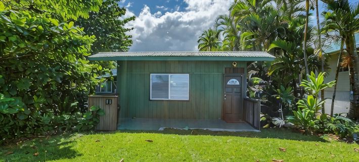 Hilo Hawaiian Beach Apartment Отели в г. Хило