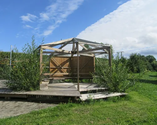 Cabin fully equipped, comfortable, quiet, in the Bay of Mont Saint-Michel Ξενοδοχεία στην πόλη Avranches