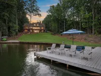 Lake Oconee | Waterfront, Dock & Hot Tub