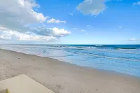 Spectacular direct ocean front condo with amazing views of the Atlantic - Wifi