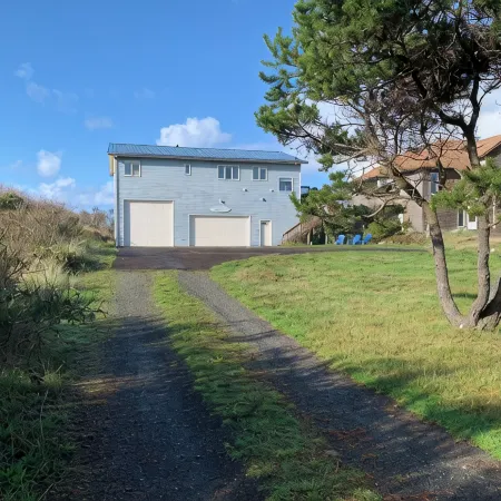 Pacific Dreams Beach House- Beach front! Gorgeous views! Meticulously sanitized! Отели в г. Грейленд