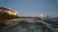 Long Vi Hotel - dao Phu Quy - parcheggio