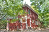 Lloyd's Lookout - Spacious 2 Bed Retreat with Stunning Bay Views