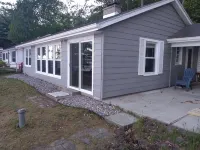 BEAUTIFUL LAKE FRONT NEWLY RENOVATED COTTAGE 2021 ジェリッシュ・タウンシップのホテル