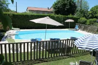 Logis Hotels- Auberge de la Tour - Hôtel et Restaurant