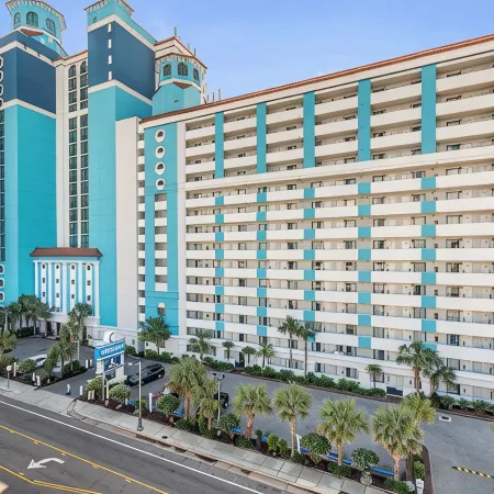 -Newly Remodeled- 11th Floor Oceanfront, King Bed, Amazing Views, Multiple Pools