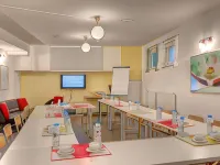 Meininger Hotel Berlin Alexanderplatz Các khách sạn gần Công viên Mauerpark