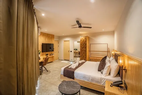 Aura Inn & Suites