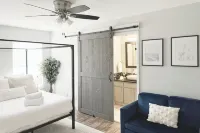The Salty Breeze Beach House ~ 15 mins > Navarre & Pensacola Beach