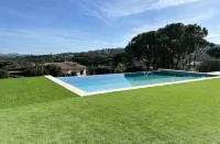Villa Cabañas with Infinity Pool, Gardens and Barbecue in Calonge, Costa Brava - 수영장