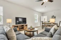 Pet-Friendly 2BR Greer Home, King Beds & Fire Pit - 廚房