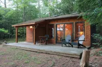 Adirondack Riverfront Retreat - Hytter