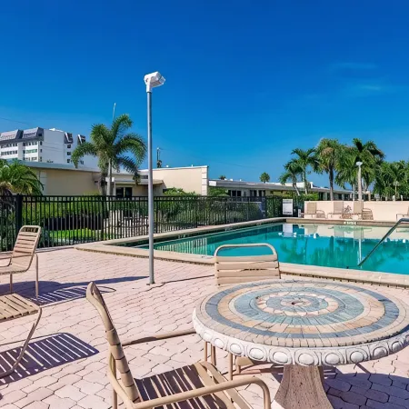 Steps to Siesta Key Beach!  Pool, Tennis Court, Shuffle Board, Pickle Ball!