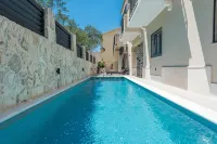 Apartments Vanja - مسبح