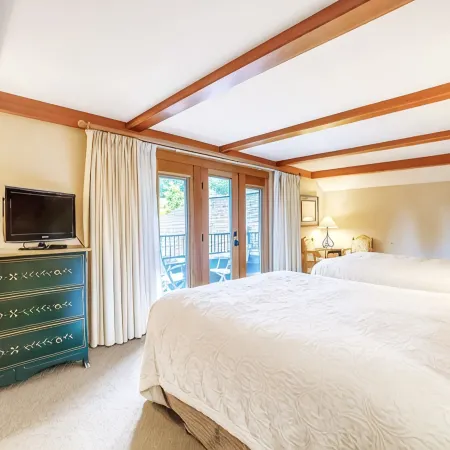 World-Class Mountain View Villa @ Trapp & Stowe with Exclusive Amenities