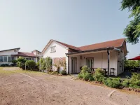 Casa Linda Pension-Acommodation Hoteles cerca de Catedral de la Trinidad