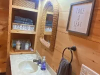 Quaint lakefront cabin Hotels in Lenroot