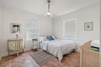 3-Bedroom with Parking Pass 3 Beach Badges 1 Block to the Beach and Boardwalk - 3-Star