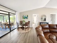 Paradise - Golf Cart Rental, Kayaks, Paddle Boat, Fishing & Swimming Hotel di Hernando Beach