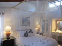 DolphinBay beachfront bungalow directly on the platinum WestCoast, 2Beds, 2Baths