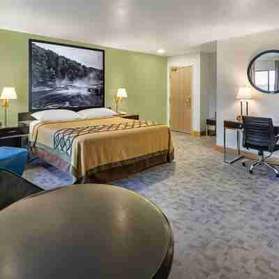 Super 8 by Wyndham Uniontown PA Rooms