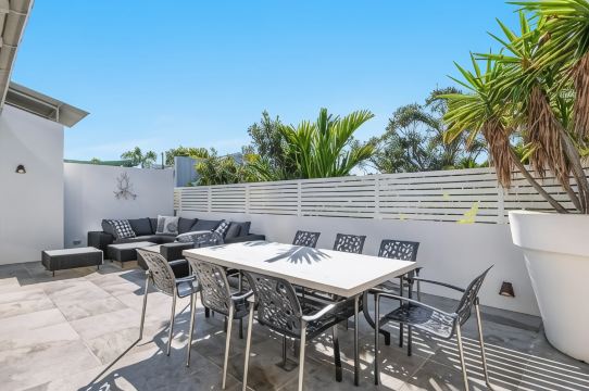 Byron Marvel Penthouse - Walk to beach - Sleeps 10