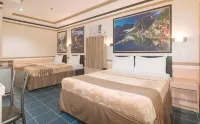 Urban Travellers Hotel by RedDoorz - สระว่ายน้ำบนดาดฟ้า