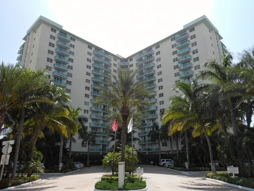 Tides Apt on Hollywood Beach - Condos