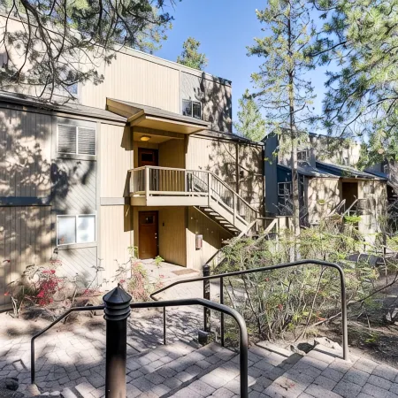 Cozy retreat near downtown, amphitheater, short walk to Deschutes river, has AC!