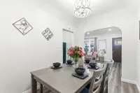 Prime location Close to Downtown LA 2 bed 1 bath Kingsize Bed Private Entry! 17