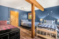 Mountain Cabin · Hot Tub · Pool Table · Ridge Views · Grill · Arcade · Hiking