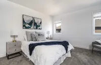 Elegant Home in Collingwood - Kitchen