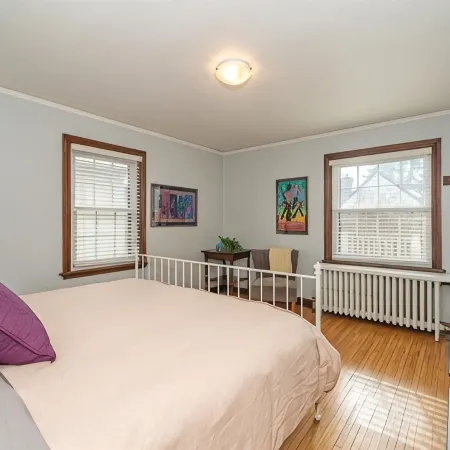 Historic Tudor Cottage - Cute 3 Bedroom Home Hotels in Superior