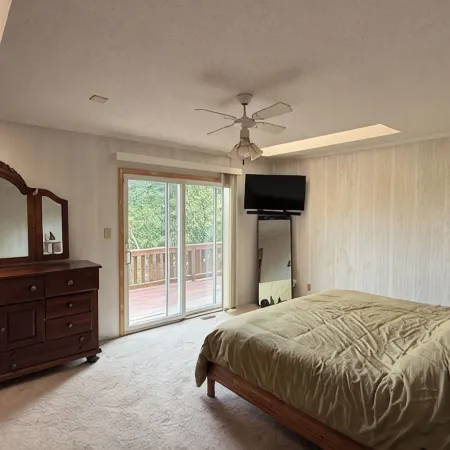 A peaceful, forest retreat with stunning views near historic Harpers Ferry.