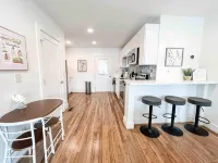 Delightful 2 BR Condo Downtown Homewood - 3-Star