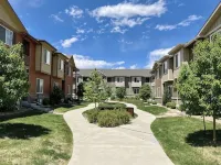 OFF-THE-DIAGONAL 2-Bedroom Townhome - 4-Star